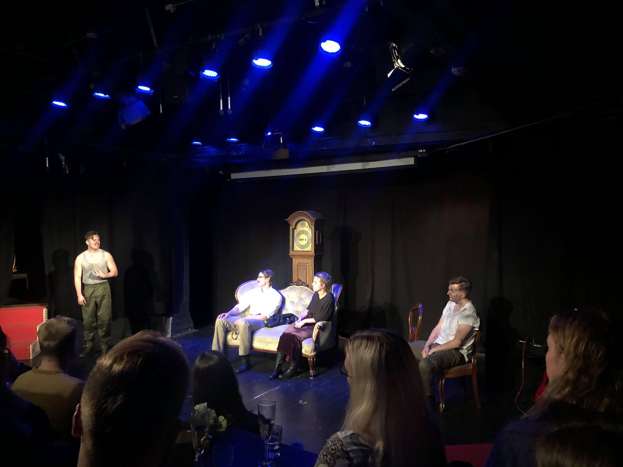 Teater Inkognito Tre Systrar